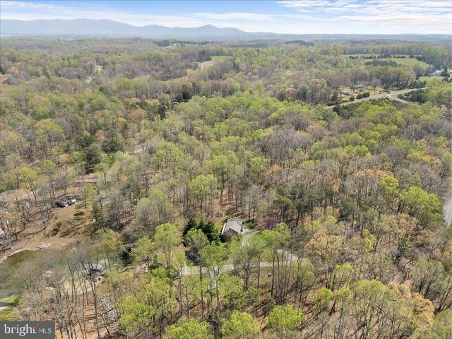 290 DODEE LN, Union Hall, VA 24176