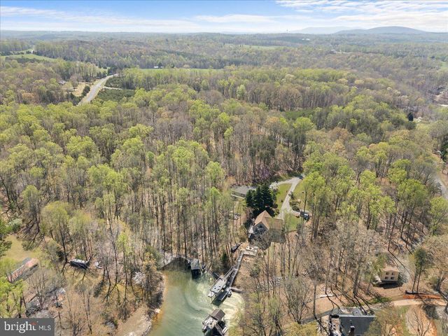 290 DODEE LN, Union Hall, VA 24176