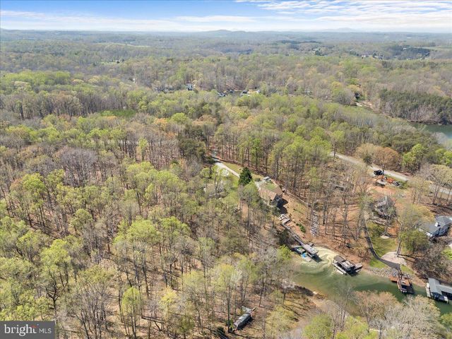 290 DODEE LN, Union Hall, VA 24176