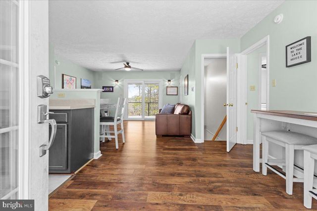 290 DODEE LN, Union Hall, VA 24176