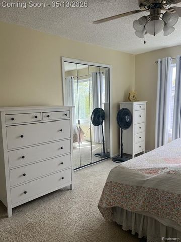 21384 Deerfield Drive, Trenton, MI 48183