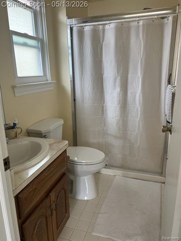 21384 Deerfield Drive, Trenton, MI 48183