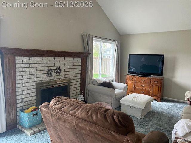 21384 Deerfield Drive, Trenton, MI 48183