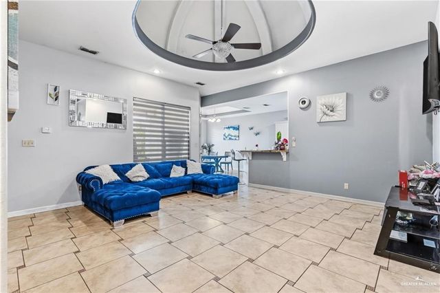 1511 N Santa Fe Street, Alton, TX 78573