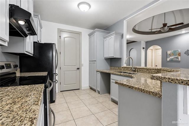 1511 N Santa Fe Street, Alton, TX 78573