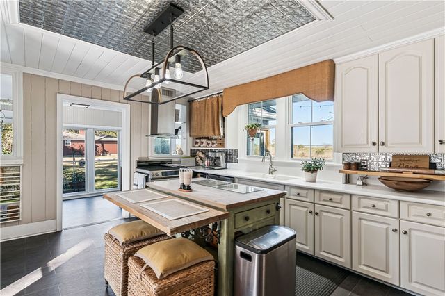 725 Lanier Blvd, Brunswick, GA 31520