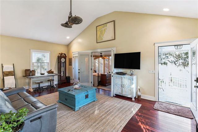 725 Lanier Blvd, Brunswick, GA 31520