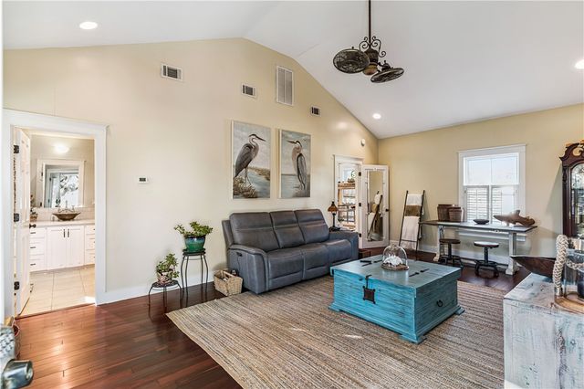 725 Lanier Blvd, Brunswick, GA 31520