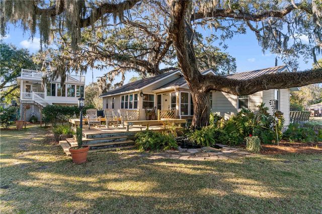 725 Lanier Blvd, Brunswick, GA 31520