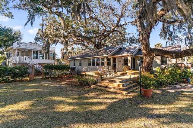 725 Lanier Blvd, Brunswick, GA 31520