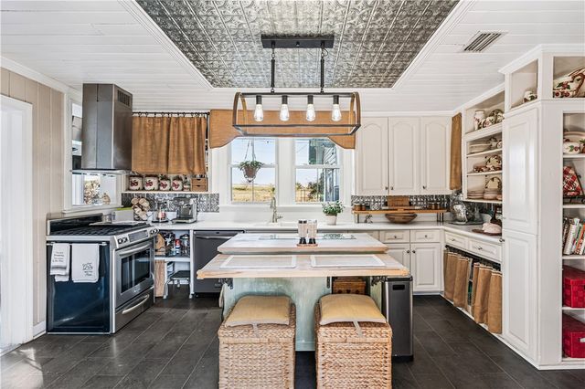 725 Lanier Blvd, Brunswick, GA 31520