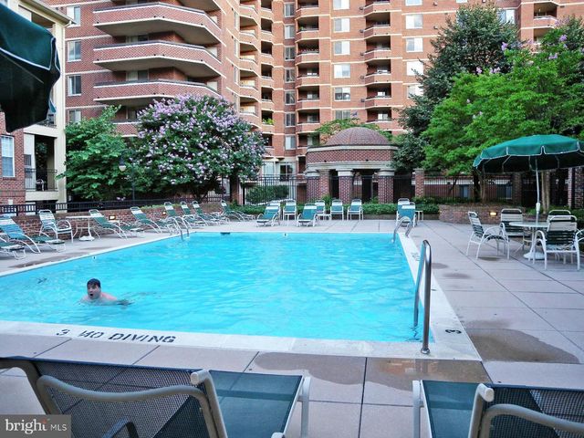2422 14TH ST N, Arlington, VA 22201