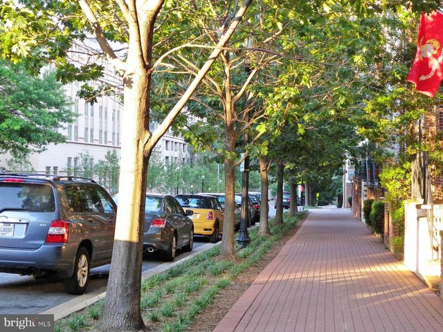 2422 14TH ST N, Arlington, VA 22201