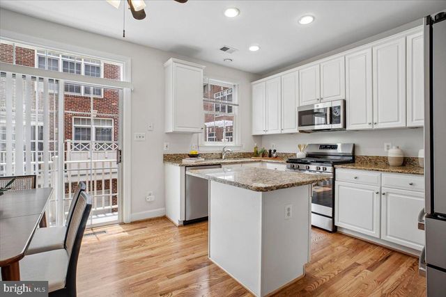 2422 14TH ST N, Arlington, VA 22201