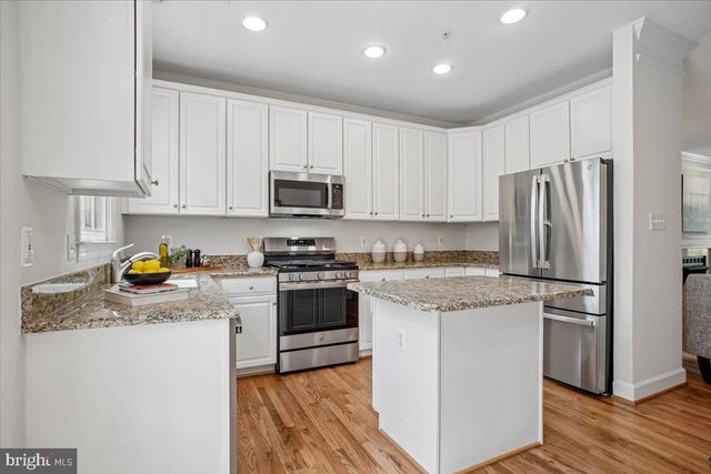 2422 14TH ST N, Arlington, VA 22201