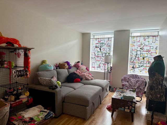 655 W IRVING PARK Road 611, Chicago, IL 60613