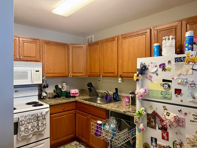 655 W IRVING PARK Road 611, Chicago, IL 60613