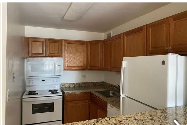 655 W IRVING PARK Road 611, Chicago, IL 60613
