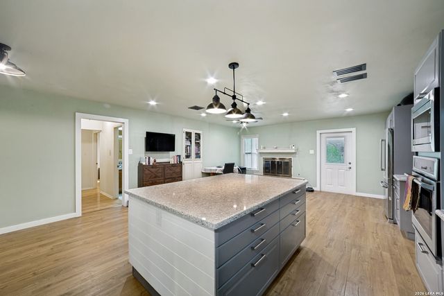 6534 Hoofs, San Antonio, TX 78240