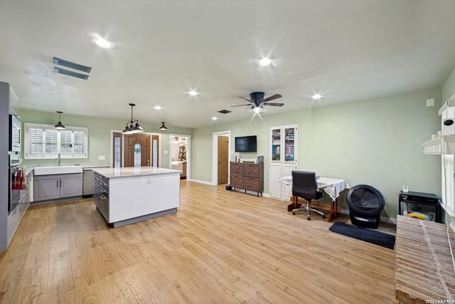 6534 Hoofs, San Antonio, TX 78240