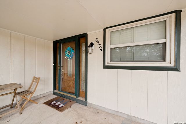 6534 Hoofs, San Antonio, TX 78240