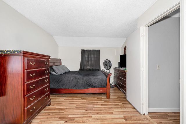 33 iris Drive, Merrimack, NH 03054