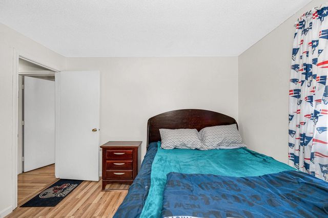 33 iris Drive, Merrimack, NH 03054