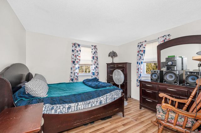 33 iris Drive, Merrimack, NH 03054