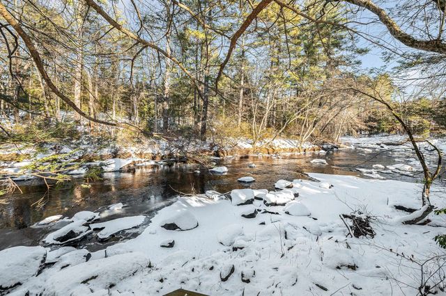 33 iris Drive, Merrimack, NH 03054