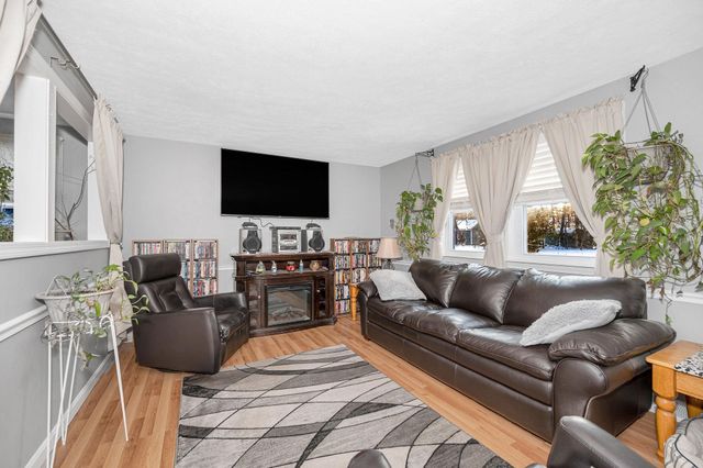 33 iris Drive, Merrimack, NH 03054