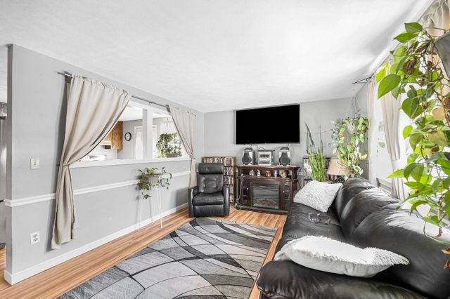 33 iris Drive, Merrimack, NH 03054