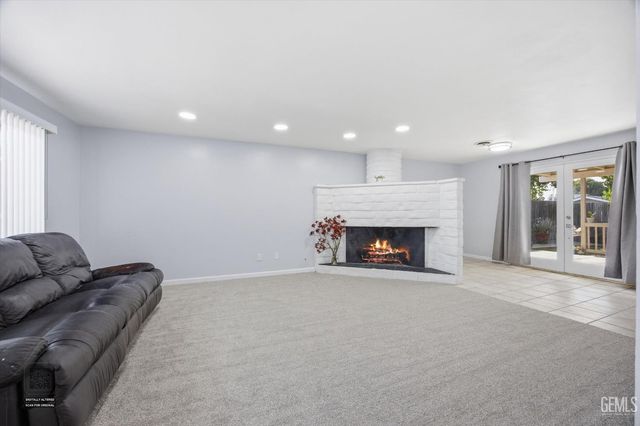 4205 Coronado Avenue, Bakersfield, CA 93306