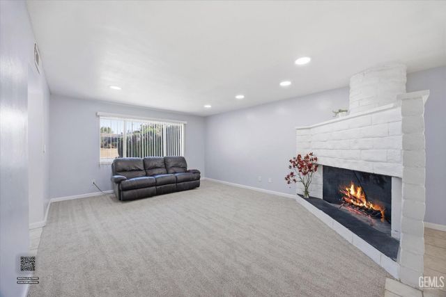 4205 Coronado Avenue, Bakersfield, CA 93306
