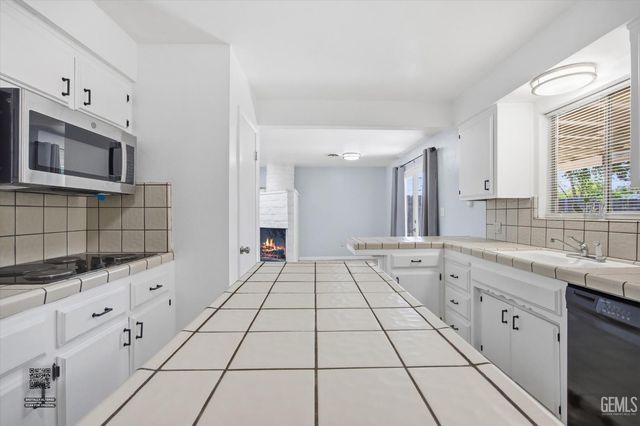 4205 Coronado Avenue, Bakersfield, CA 93306