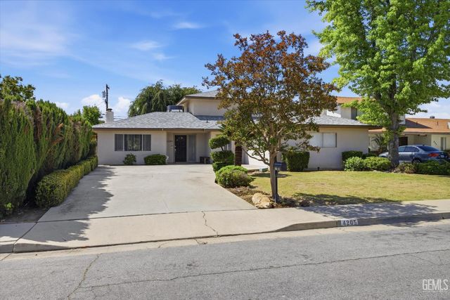 4205 Coronado Avenue, Bakersfield, CA 93306