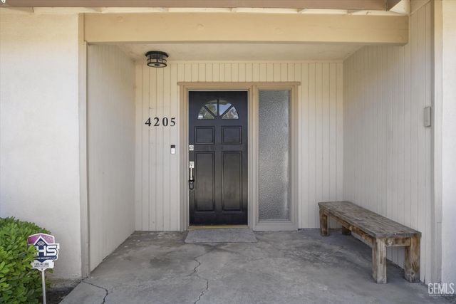 4205 Coronado Avenue, Bakersfield, CA 93306