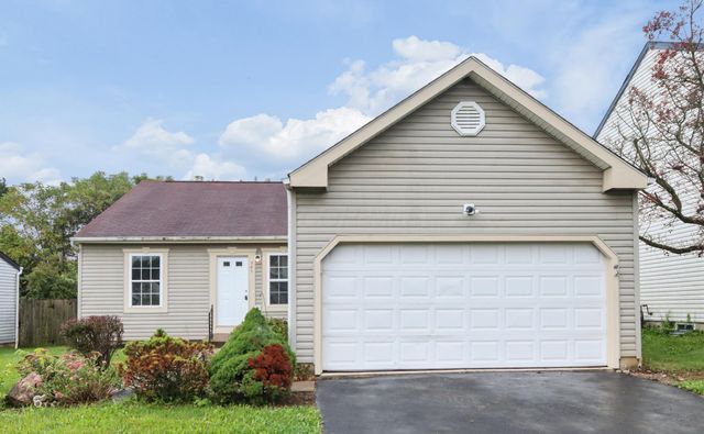 385 Oak Village Drive, Columbus, OH 43207