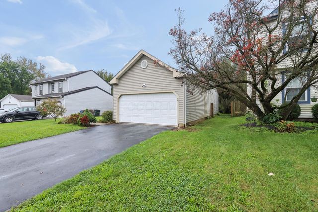 385 Oak Village Drive, Columbus, OH 43207