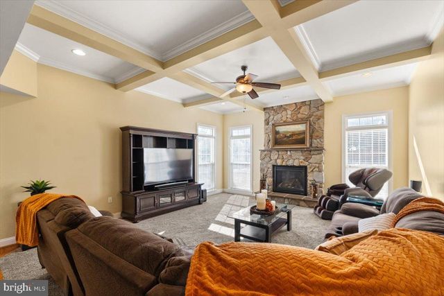 921 KENNEDY DR, Winchester, VA 22601