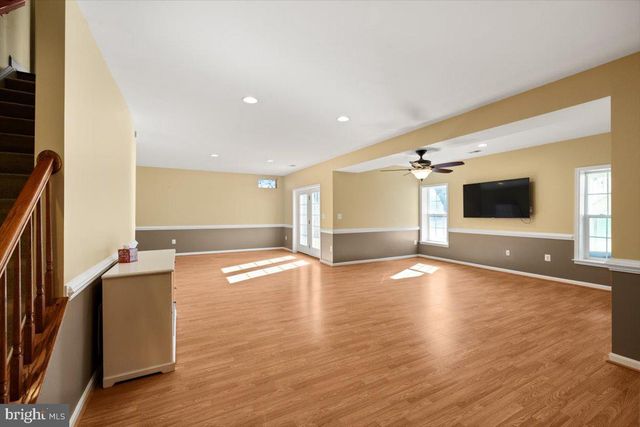921 KENNEDY DR, Winchester, VA 22601