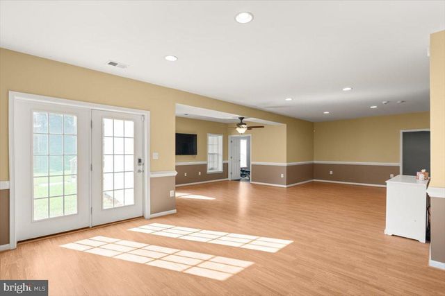 921 KENNEDY DR, Winchester, VA 22601