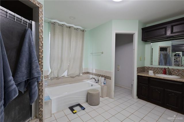 1961 S Lion Lake S Drive, Weslaco, TX 78596