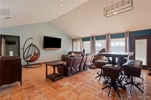 1961 S Lion Lake S Drive, Weslaco, TX 78596