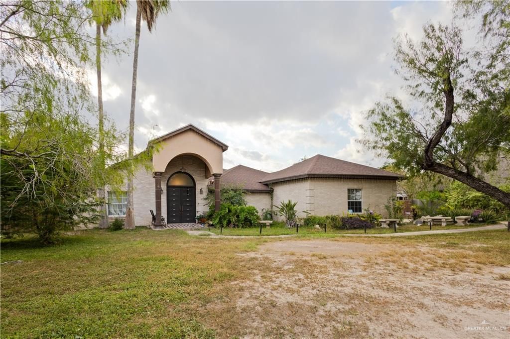 1961 S Lion Lake S Drive, Weslaco, TX 78596