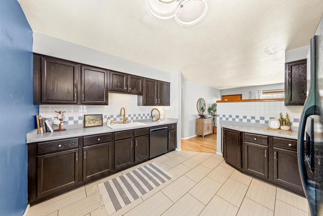 1376 Aldoro DRIVE, Waukesha, WI 53188