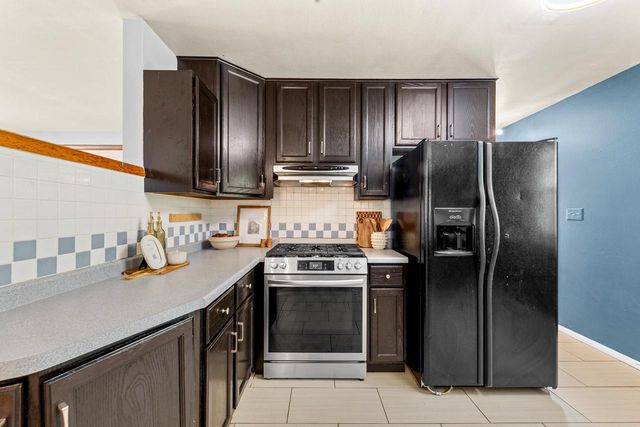 1376 Aldoro DRIVE, Waukesha, WI 53188