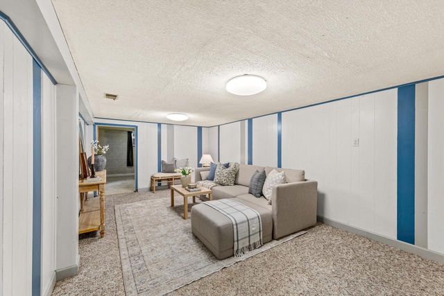 1376 Aldoro DRIVE, Waukesha, WI 53188