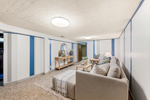 1376 Aldoro DRIVE, Waukesha, WI 53188