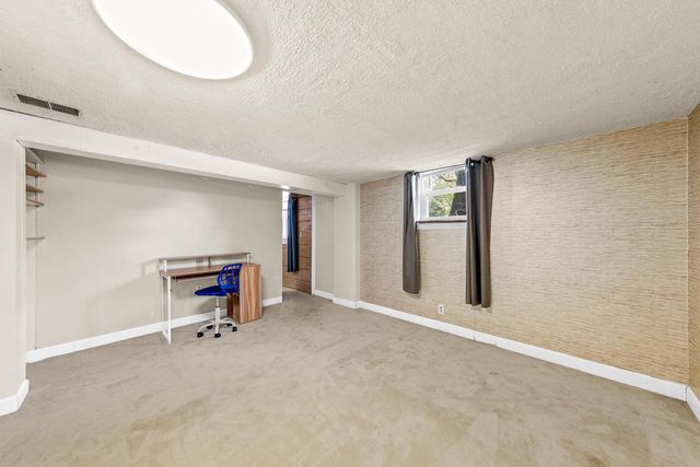 1376 Aldoro DRIVE, Waukesha, WI 53188