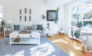 12318 Dorothy Street, Los Angeles, CA 90049